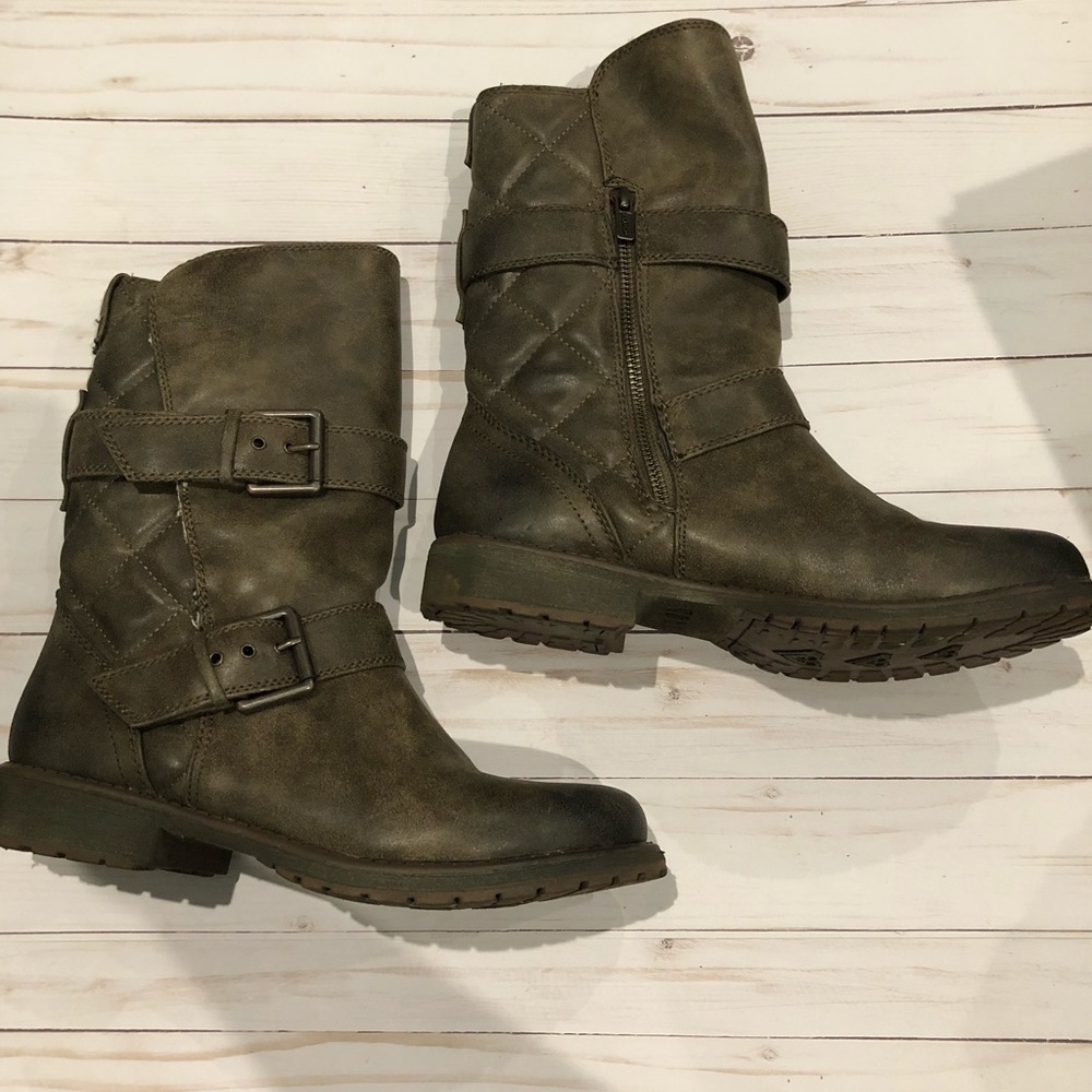 Roxy Boots